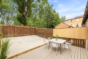 4 Bed Home near M1 with parking Sleeps 7 - Image 3