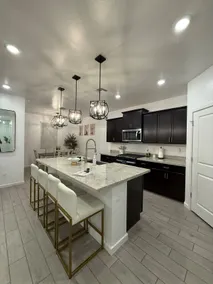 Modern 4 Bedroom Home - Image 5