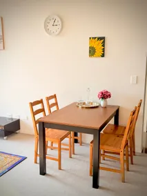 Spacious Luxury Retreat in | Free Parking & Pool - Image 4