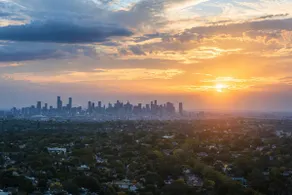 Stunning City & Sunset View 3BR Box Hill Skyone - Image 5