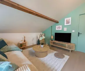 Elegant, modern, and centrally located 3-bedroom apartment, parking included - Image 5