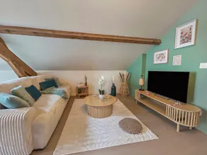 Elegant, modern, and centrally located 3-bedroom apartment, parking included - Image 4