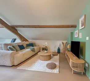 Elegant, modern, and centrally located 3-bedroom apartment, parking included - Image 3