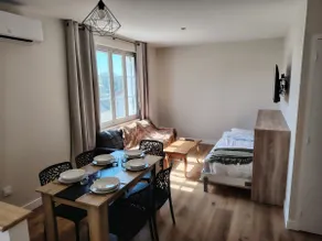 Unit 2, a characterful property - Image 5