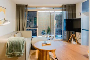 Modern New Farm apartment • 2 Balconies + Parking - Image 4