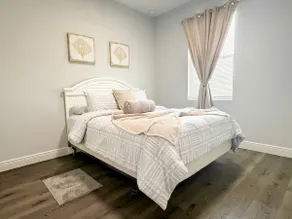 Beach-Ready 4-Bed Home, Pet-Friendly - Image 2