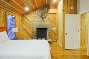 Waterfront Cabin w/Fireplace | Cozy Retreat B - Image 4