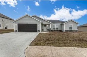 Spacious 3BR Retreat Near Fort Leonard Wood - Image 5