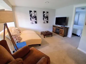 Guest Suite at Short Distance from Everything - Image 2