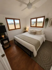 Sunset Farm Cabin Retreat - Image 2