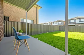 Marsden Park 2 level warm house near Parks - Image 5