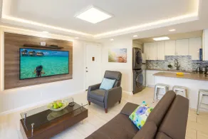 500 feet to Waikiki beach/washer dryer/parking - Image 2
