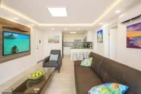 500 feet to Waikiki beach/washer dryer/parking - Image 4