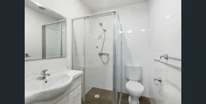Bright, Tidy & Neat 2 Bedroom Apartment - Image 5