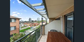 Bright, Tidy & Neat 2 Bedroom Apartment - Image 2