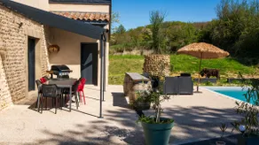House located in the heart of the countryside - Image 2