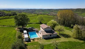 House located in the heart of the countryside - Image 5
