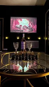 The secret lodge, the love room - Image 4