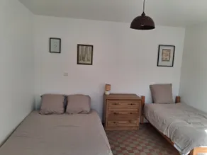Farmhouse with Private Courtyard & Pond Nearby - Image 3