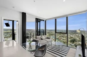 Elegant 2BR Broadbeach Island Getaway - Image 2