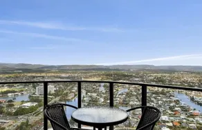 Elegant 2BR Broadbeach Island Getaway - Image 4