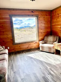 Outdoorsman's paradise at Cat Creek Cabin - Image 5