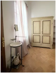 The Sienese door and bike-friendly - Image 5