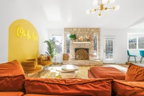 Cute 4BR + Gorgeous Pool | The Domain | EV Charger - Image 2