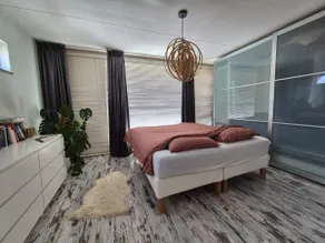 Warm, stylish, and spacious accommodation next to woods and water - Image 3
