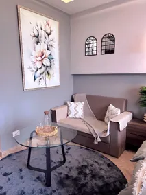 New 1RK | Aravalli View | Golf Course Rd | Decor - Image 3
