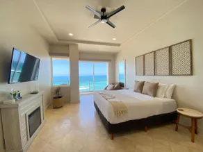 Beachfront Penthouse - Private Large Rooftop Patio with Wood Burning Firepit - Image 4