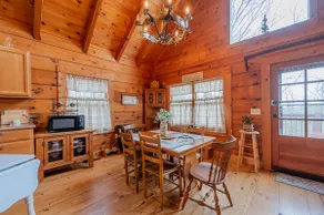 Pine Hollow Cabin - Image 4