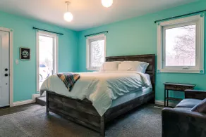 Cozy prairie retreat in Niverville! Sleeps 9! - Image 5