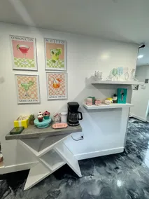 charming bachelor in old Sainte Rose - Image 2