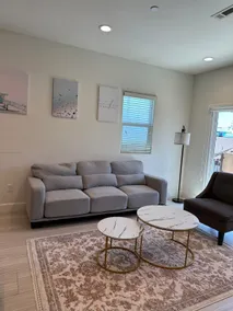 3BR Townhouse Near the Parks, Bunk Room Included - Image 3