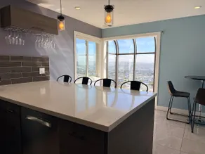 Panoramic Views, Sleeps 10, 3-Car Parking, SFO - Image 4