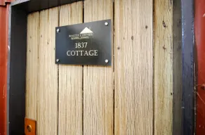 1837 Cottage with modern comfort - Image 3