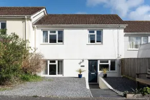Home in Portscatho Sea Views Parking & Garden - Image 5
