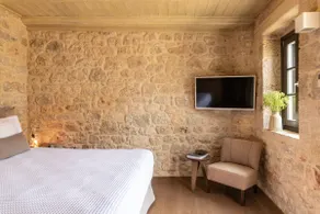 Korona Boutique Hotel - Deluxe Room - Image 3