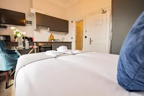 City Access Studio | Fully Equipped & Comfortable - Image 5