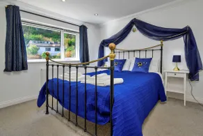Finest Retreats - Dyffryn - Image 2