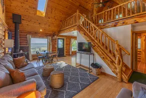 Riverview Retreat / Sleeps 6 - Image 2