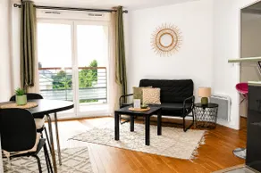 2 bedrooms • Paris view • Eiffel Tower • La Défense district - Image 2