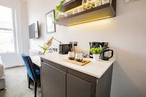 Modern Suite 47, Grove Park | Wi-Fi & TV - Image 5