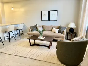 Luxury Downtown Apartment w/Rooftop Access - Image 2