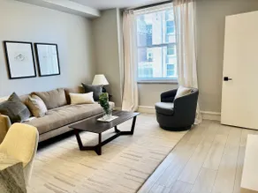 Luxury Downtown Apartment w/Rooftop Access - Image 3
