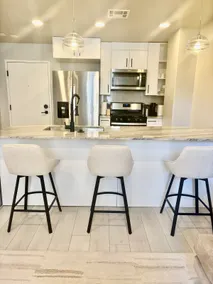 Luxury Downtown Apartment w/Rooftop Access - Image 5