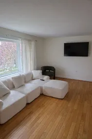 Spacious 4BR Near DC | Free Parking | Sleeps 11 - Image 2
