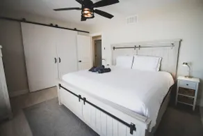 Luxury 4BR Lakefront Cottage W/ Sauna & Dock! - Image 5
