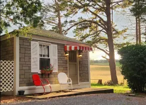 Vintage Motor Court Cabin w/ Firepit & Grill - Image 2